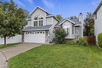 2nd image of 3156 E Park Ct