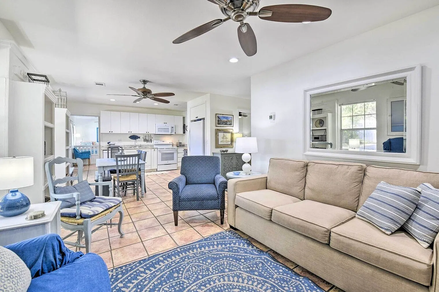 3 bed, 2.0 bath, 1636 sqft, $3,192 — Photo 1