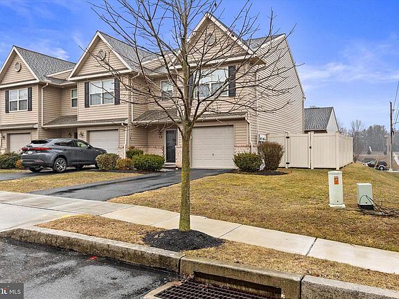 2nd image of 2 Brook Side Dr