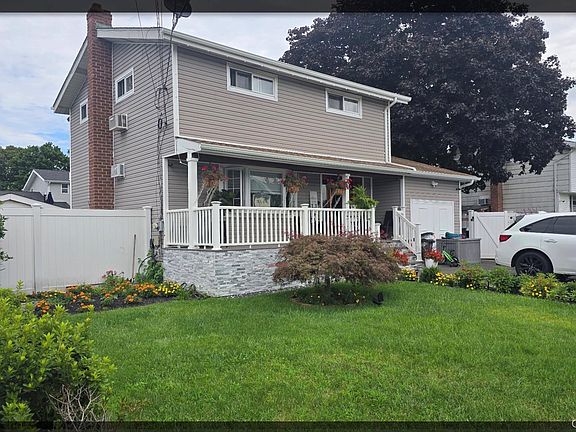 5th image of 353 Barleau Street