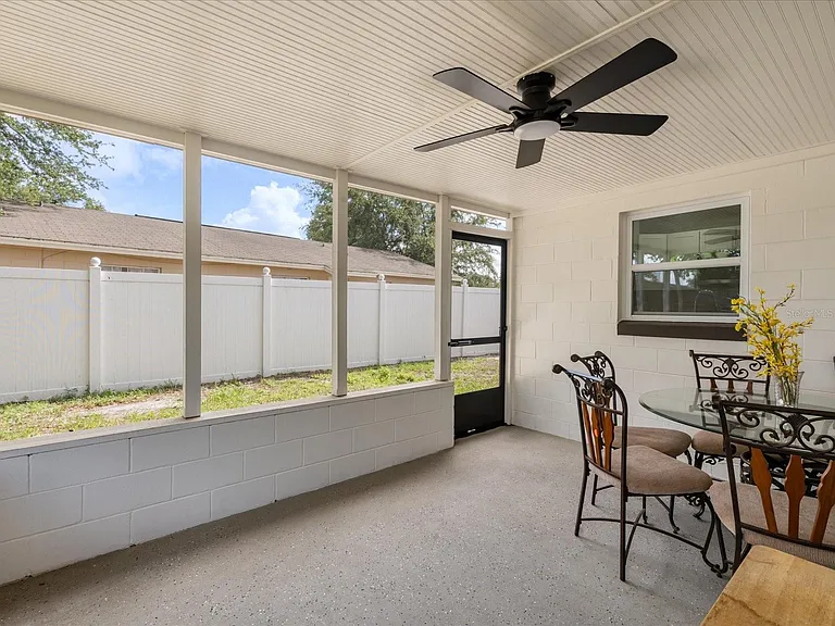 871 Darwin Dr — Photo 15
