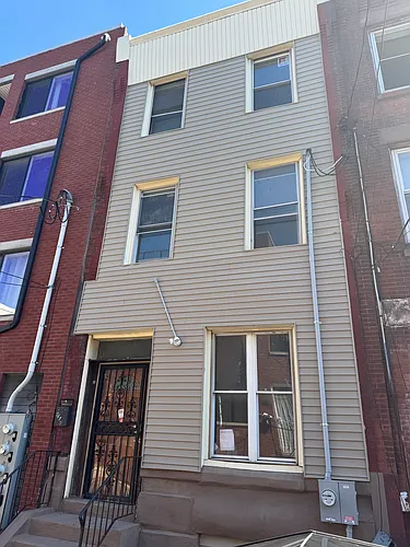 2412 Clifford St Photo 1