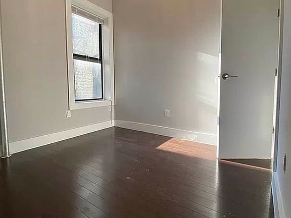 5th image of 618 W 182nd St #5