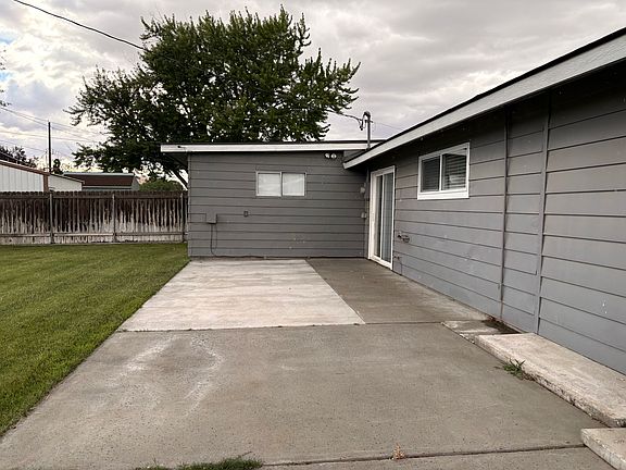 5th image of 2109 Dallas St