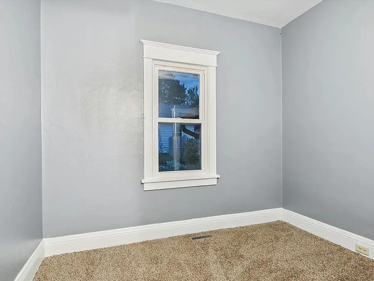 2901 Wall St — Photo 18