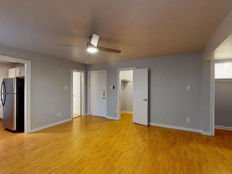 4515 Junius St — Photo 15