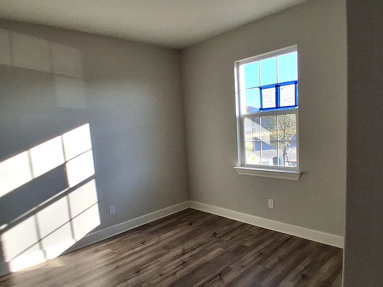 1020 Calhoun Dr — Photo 1