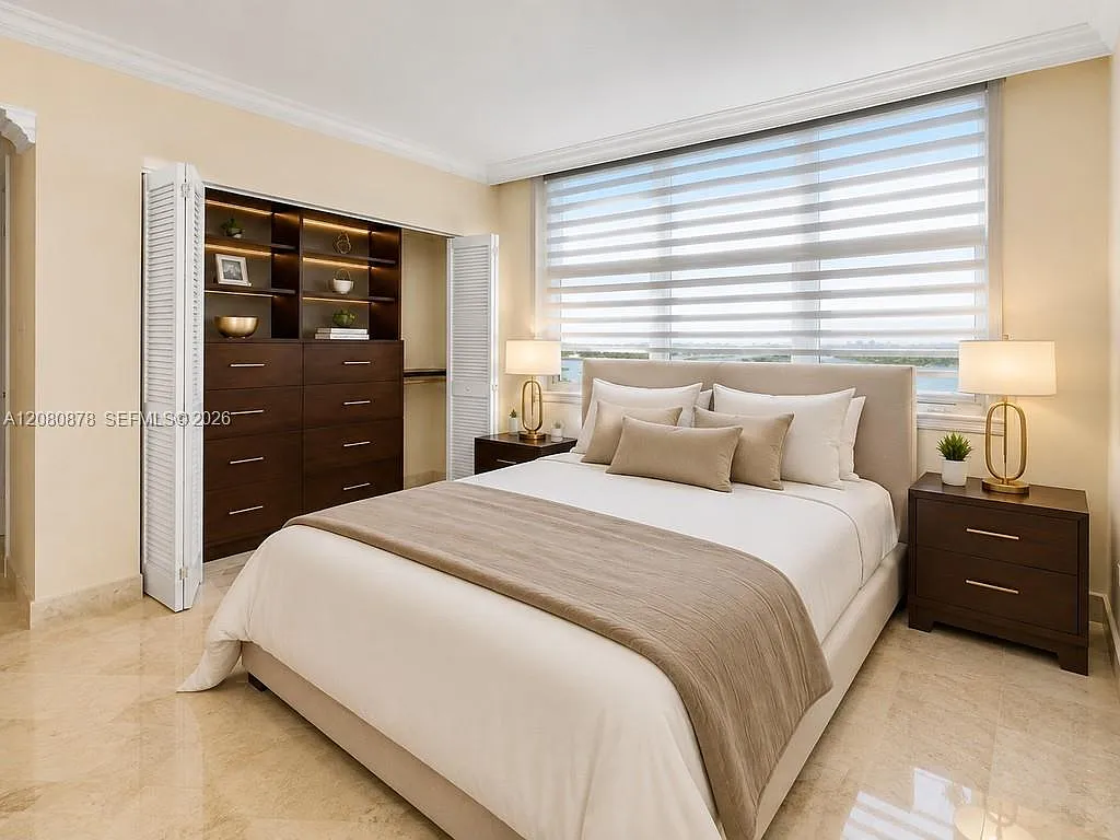 The Metropolitan Condo — Photo 3