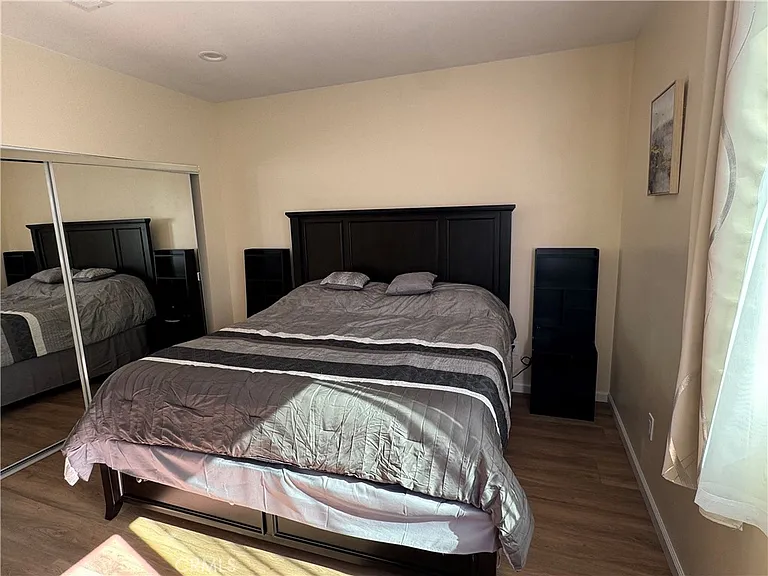 14134 Califa St — Photo 12