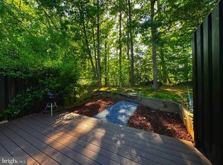 2150 Cartwright Pl, Reston, VA 20191