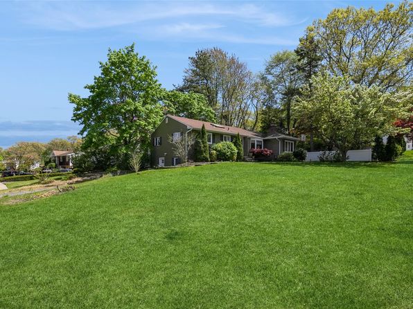36 Mulberry Drive, Smithtown, NY 11787