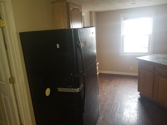4th image of 644 Rudolph Ave