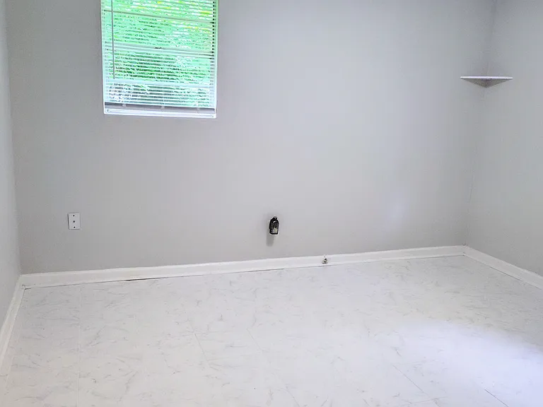 388 Lexington Hts #A — Photo 13