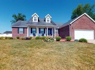 16 Cardinal Dr, Milton, WV 25541