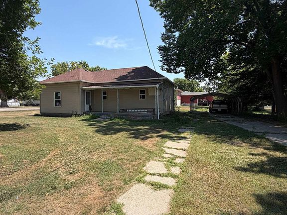2nd image of 412 N Nebraska St