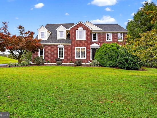 1744 Peppermint Ln, Westminster, MD 21157