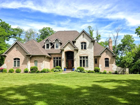 7508 Forest Oak Dr, McHenry, IL 60050