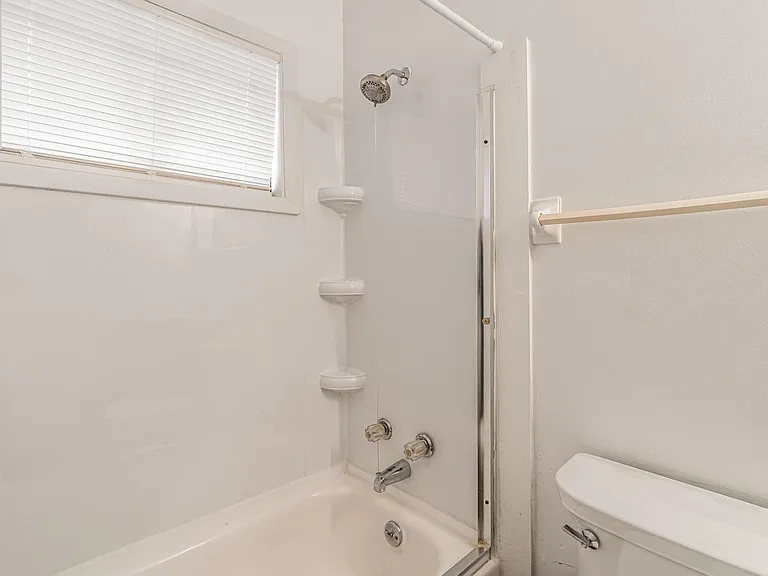 6910 Stablelake Ct — Photo 26