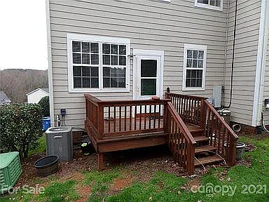 3 bed, 2.5 bath, 1745 sqft, $1,900 — Photo 3