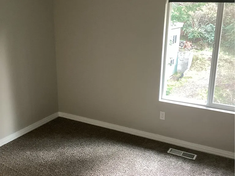 2752 NE Reef Ave — Photo 11