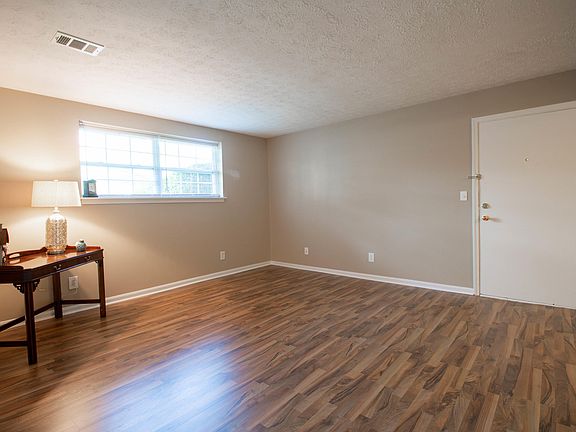 4th image of 108 Algiers Ct APT 4