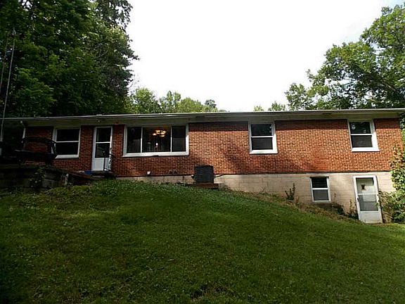 3rd image of 2915 Dogwood Dr
