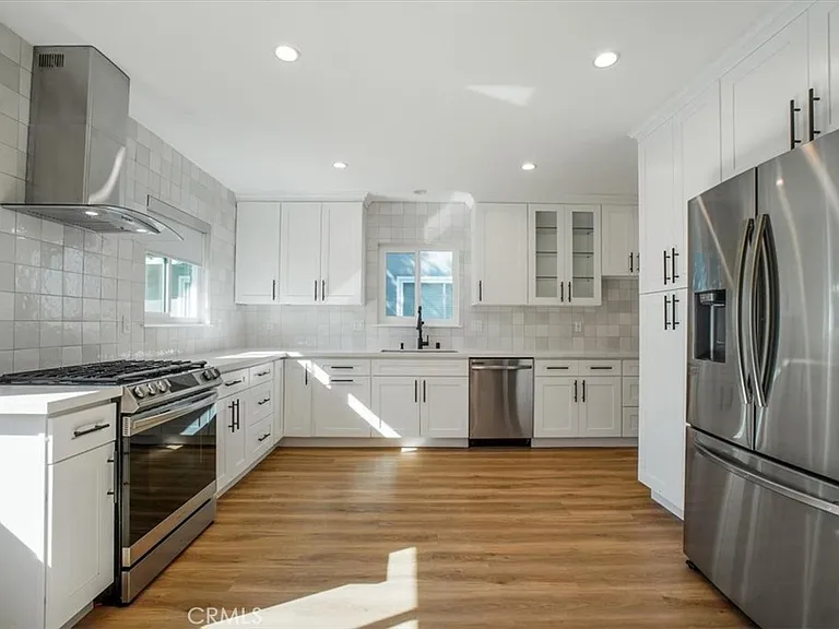 16329 Napa St — Photo 15
