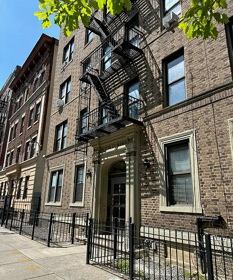 1815 Beverley Rd #2C — Photo 1