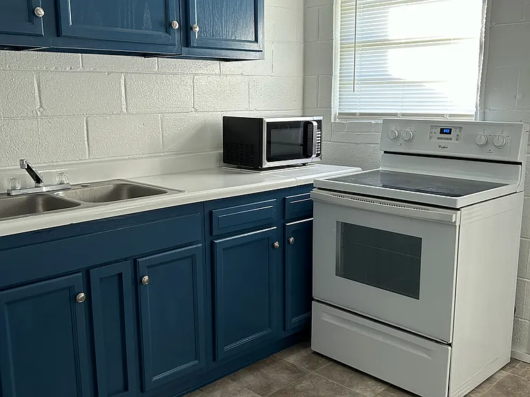 705 Ann St — Photo 2