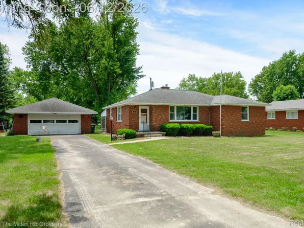 57 W Spencer St, Van Buren Township, MI 48111