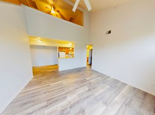 12967 Townsend Dr APT 212, Grand Ledge, MI 48837