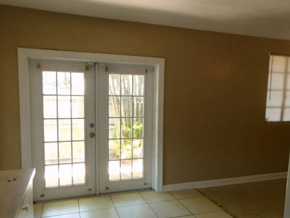1st image of 3919 Royal Palm Ave