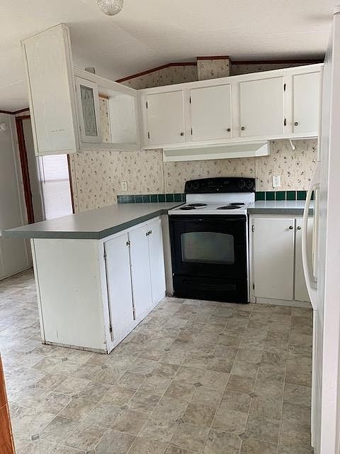 2nd image of 538 Harbor Dr