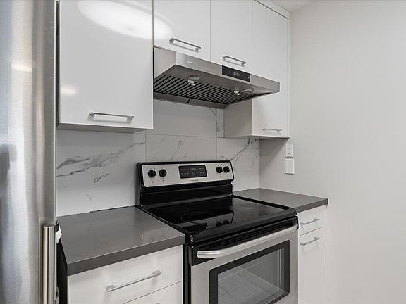 5th image of 8680 Lansdowne Rd #204