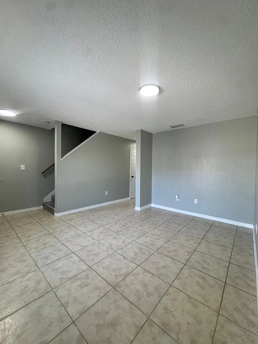Building Photo - 263 Autumn Ln #B