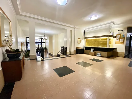 Rented by Bohemia Realty Group | media 14