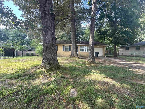 5th image of 3311 Delia Ln NW