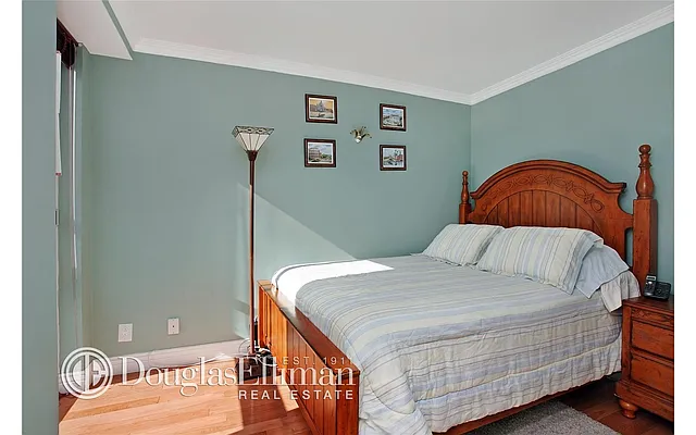 Rented by Douglas Elliman | media 37