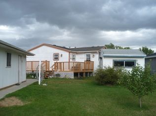 809 40th St SE, Minot, ND 58701