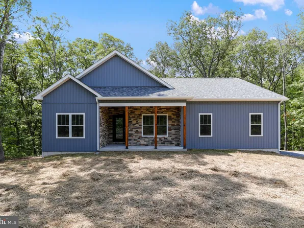 10 Jade Ct, Hedgesville, WV 25427