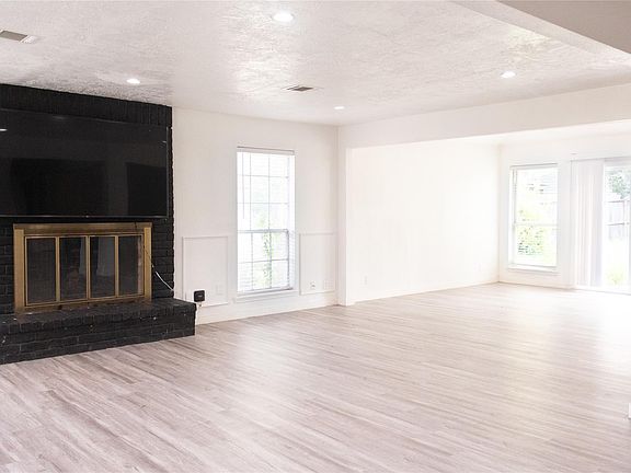 3rd image of 8002 Hurst Forest Dr