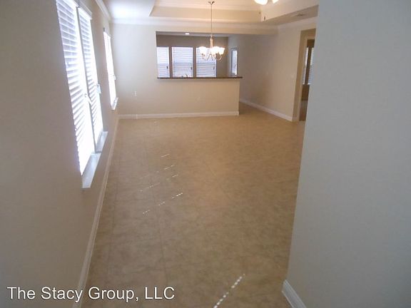 3rd image of 113 Alamosa Creek Ln