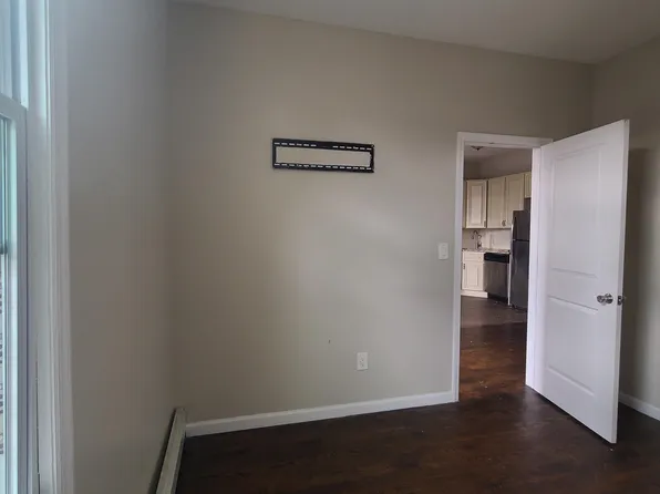 166 Armstrong Avenue image 14 of 18