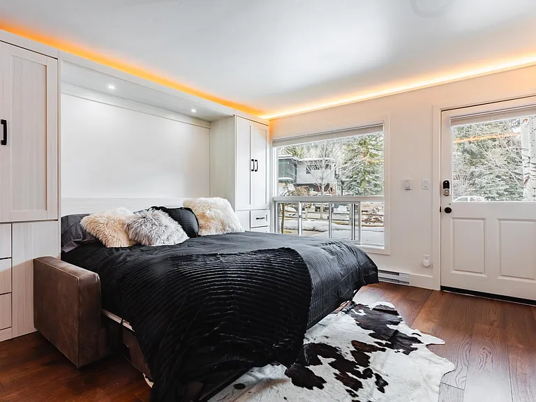 900 E Hopkins Ave #2 — Photo 4