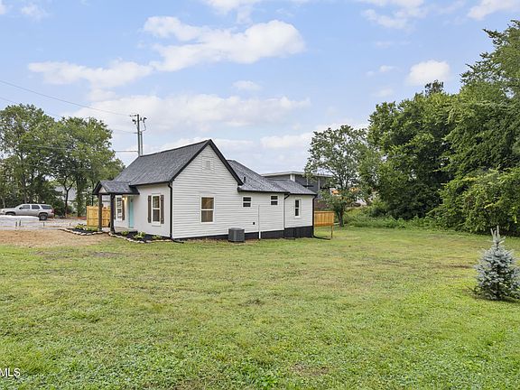 4th image of 804 E Inskip Dr