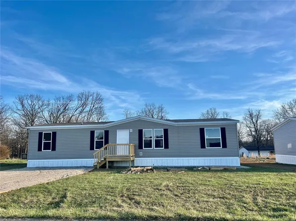 19872 Divine Rd, Lebanon, MO 65536