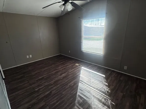 2021 N Battlebell Rd, Highlands, TX 77562