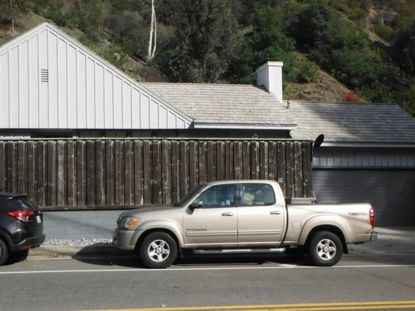 1016 N Beverly Glen Blvd, Los Angeles, CA 90077