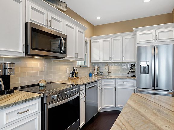 3rd image of 3921 West Ave APT 1