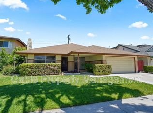 19555 Four Oaks St, Canyon Country, CA 91351